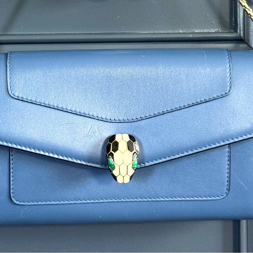 Bvlgari Serpenti Forever Blue bag on chain